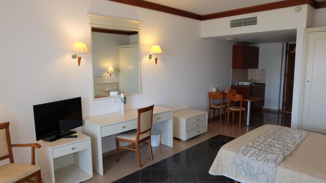 Kipriotis Maris Suites Psalidi  Exterior photo